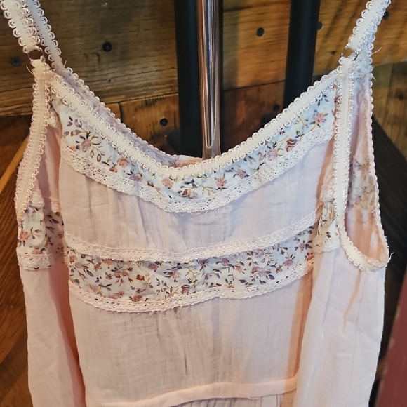 274 POL Soft Blush Lace-Trim Button Cami - Picture 7 of 12